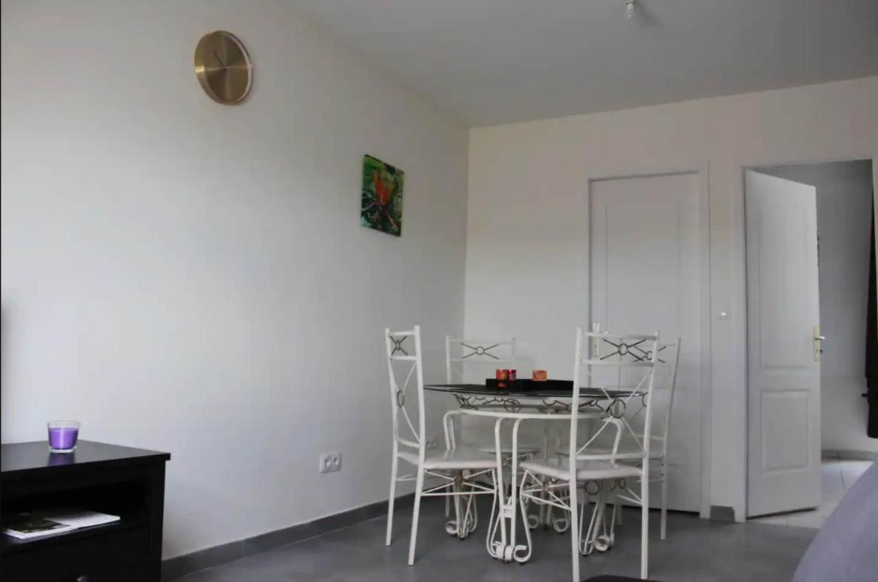 Appartement Avec Parking Gratuit Et Wifi Vierzon Zewnętrze zdjęcie
